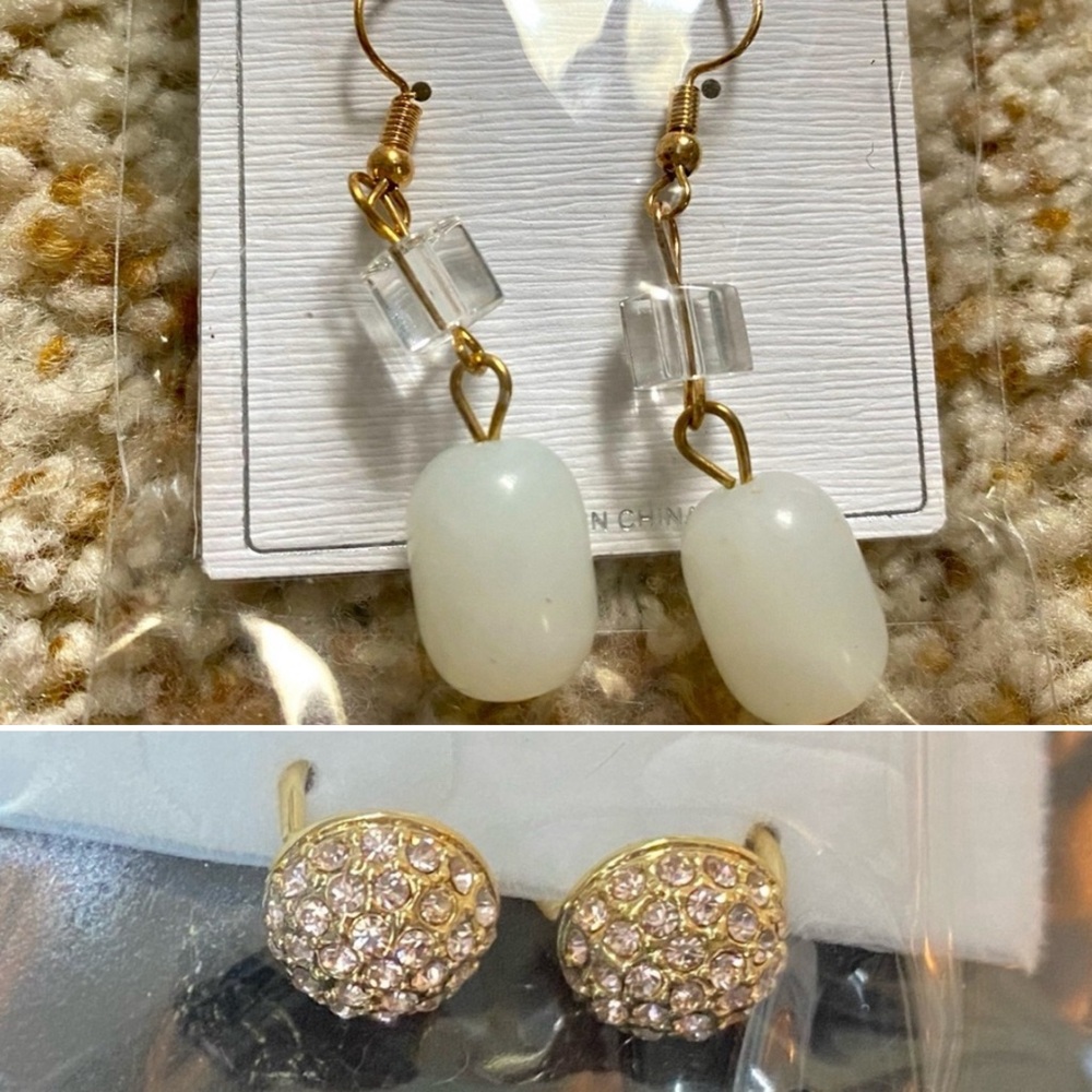 White and Gold Earrings-2 pairs